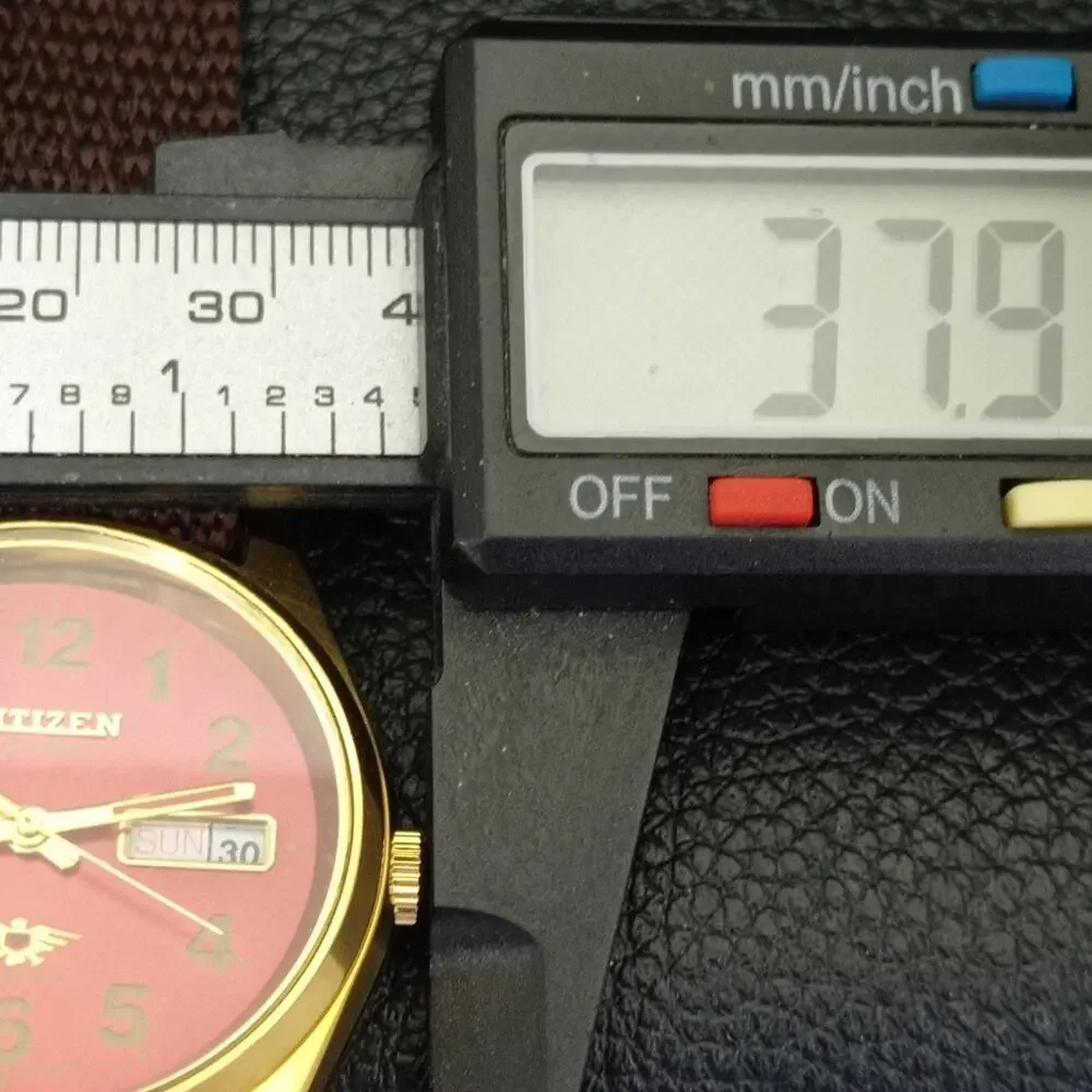 Vintage 1984 Citizen Automatic Mens Gold Watch W/daydate & Red accents